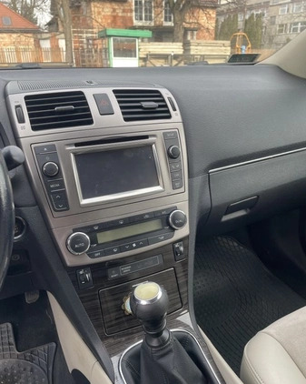 Toyota Avensis cena 35900 przebieg: 199777, rok produkcji 2013 z Warszawa małe 352
